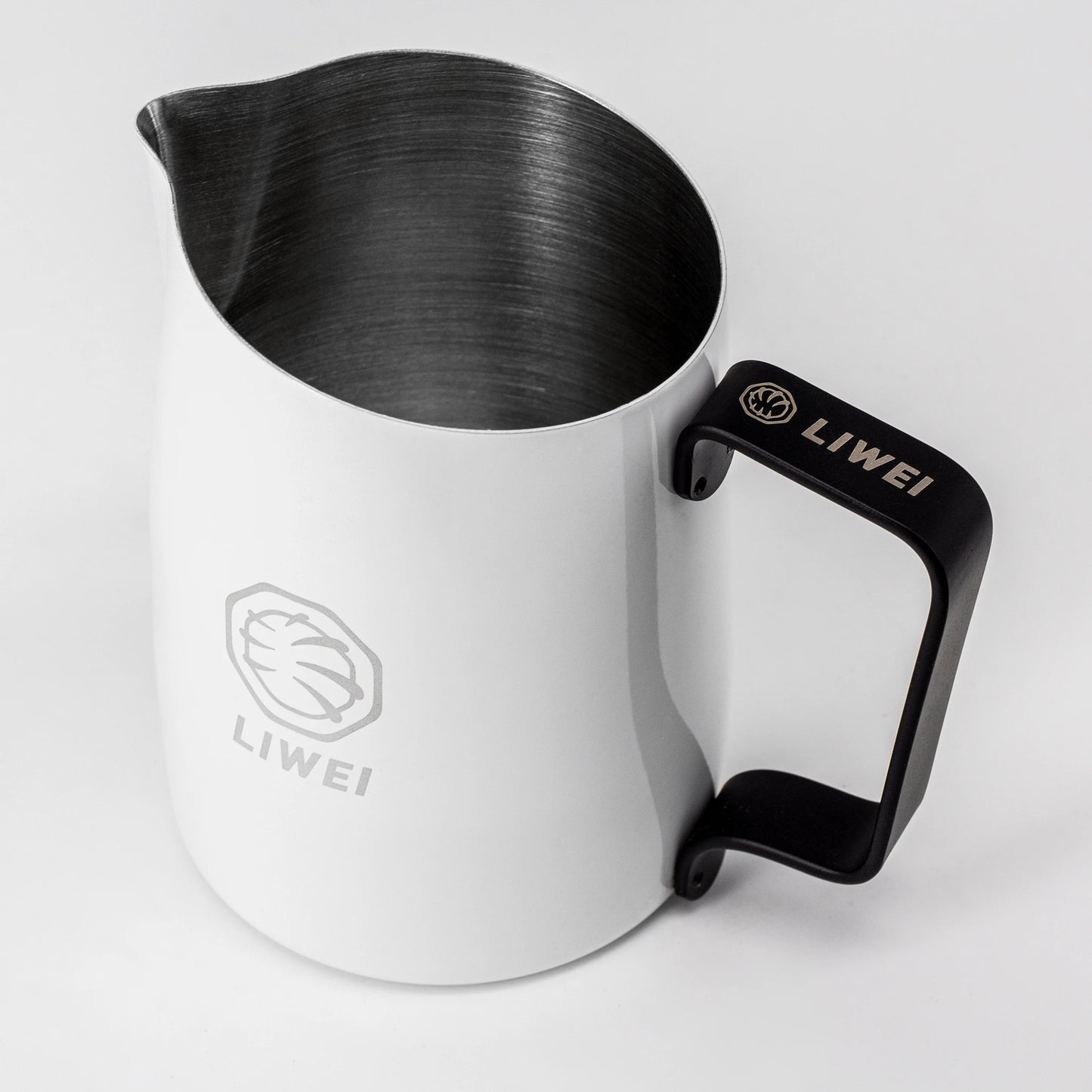 #06 Round Spout Pitcher - LIWEI