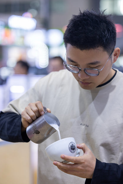 #06 Round Spout Pitcher - Ludaoqiang