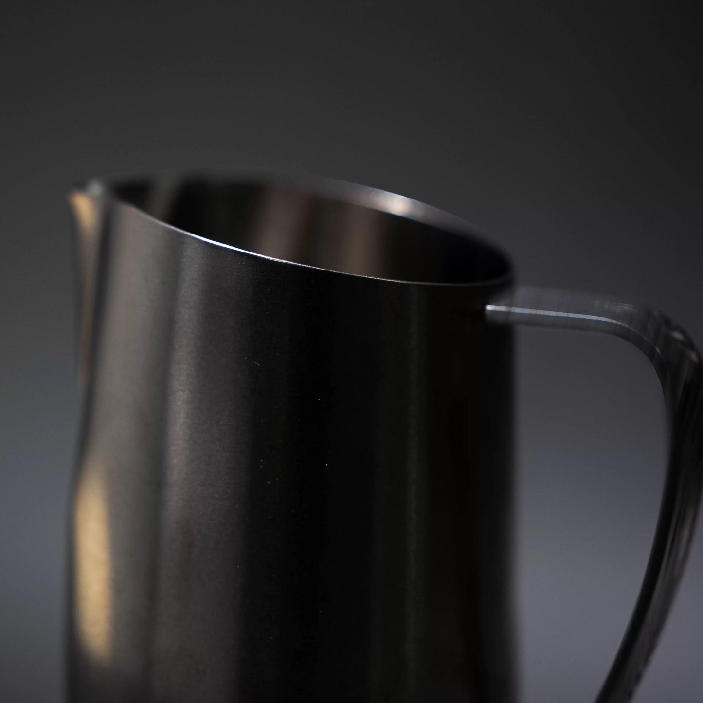 #06 Round Spout Pitcher - Ludaoqiang